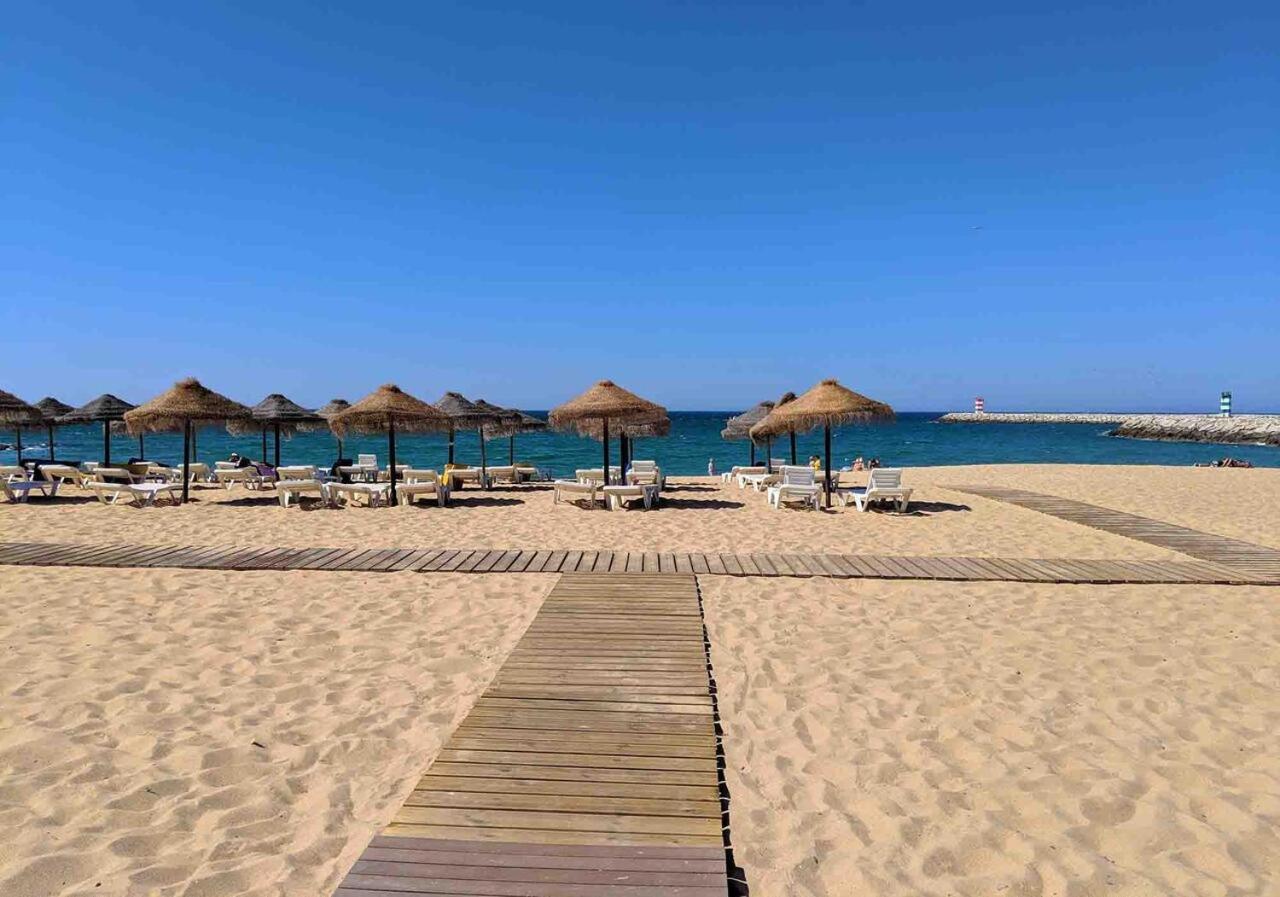 Apartamento Frente Ao Mar Com Piscina De Agua Salgada Quarteira Exterior photo