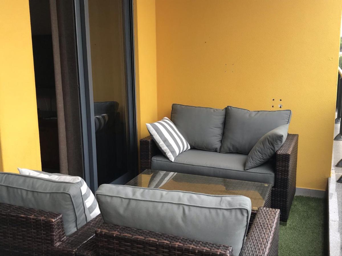 Apartamento Frente Ao Mar Com Piscina De Agua Salgada Quarteira Exterior photo